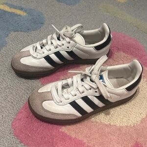 Adidas kids White and Black Classic samba Sneakers size 11